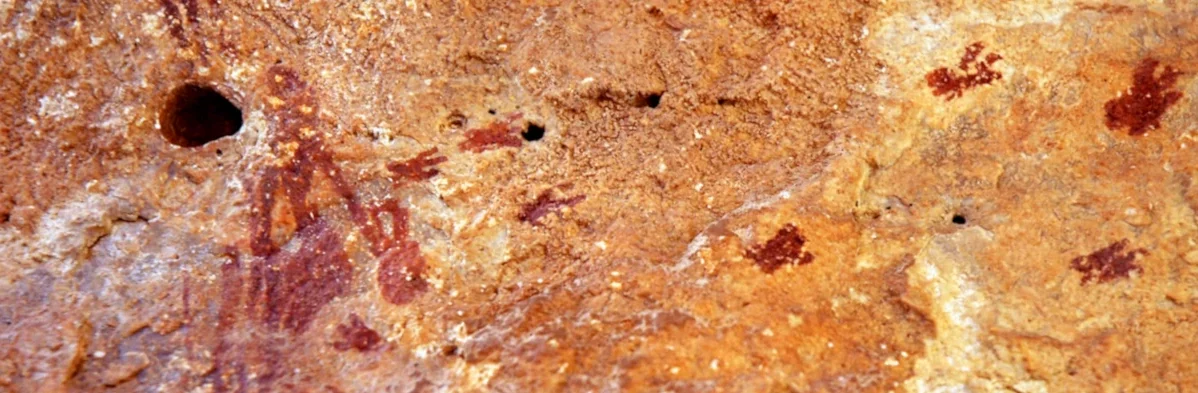 Première peinture connue de la récolte du miel dans une des caves de l'araignée (Cuevas de la Araña) en Espagne.
